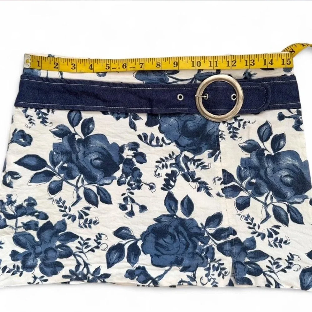 Vintage Y2K Mini Skirt Floral Belted Mini Skirt Navy Belt Silver Accent Slit